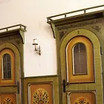 Schwarzes Roessl Hotel *
