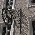 Schwarzes Roessl Hotel *