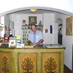 Schwarzes Roessl Hotel *