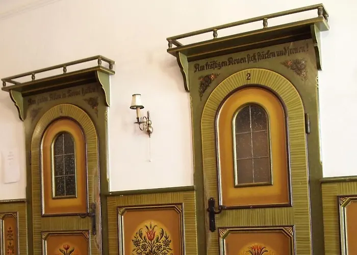 Schwarzes Roessl Hotel *